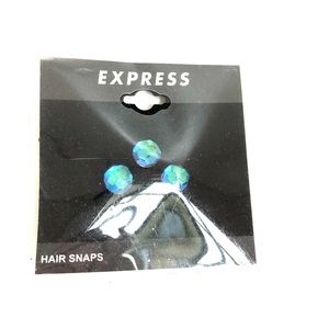 NWT Crystal Hair Snaps by Express 💝